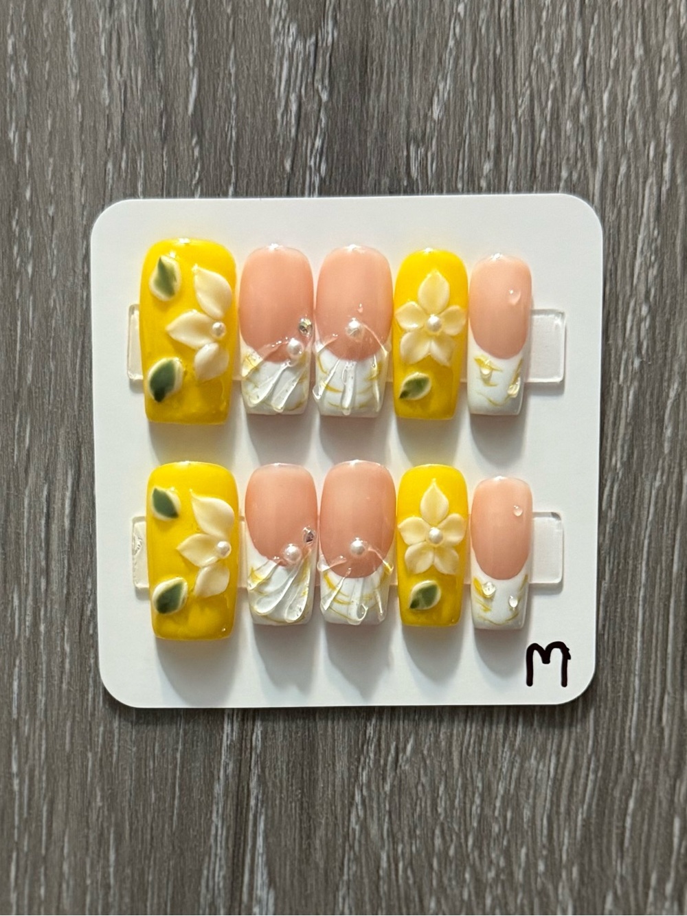 Sunlit Floral Press-On Nail Set — Yellow & Peach